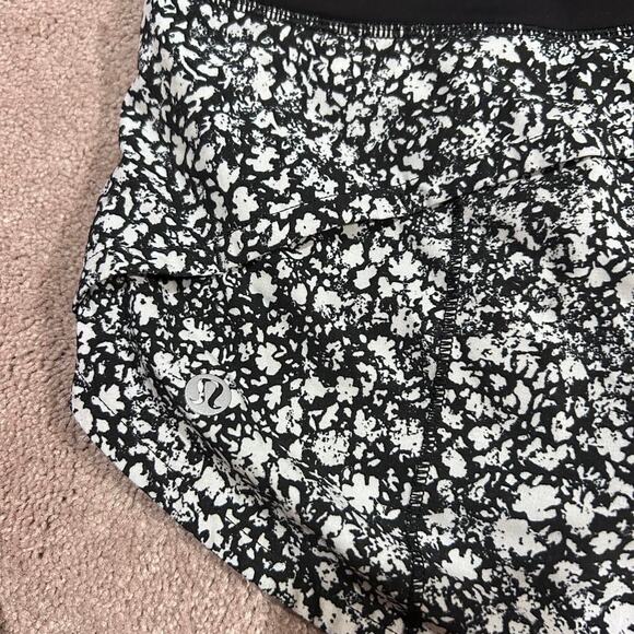 Lululemon speed ups shorts Low - Picture 2 of 4